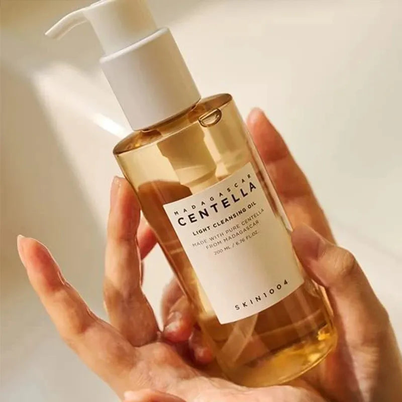 Madagascar Centella Cleansing Oil - For instant face cleaning & brightening