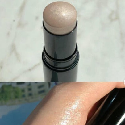 Flawless Dewy Finish – Chanel Hydrating Glow Stick - Glass skin with one swipe